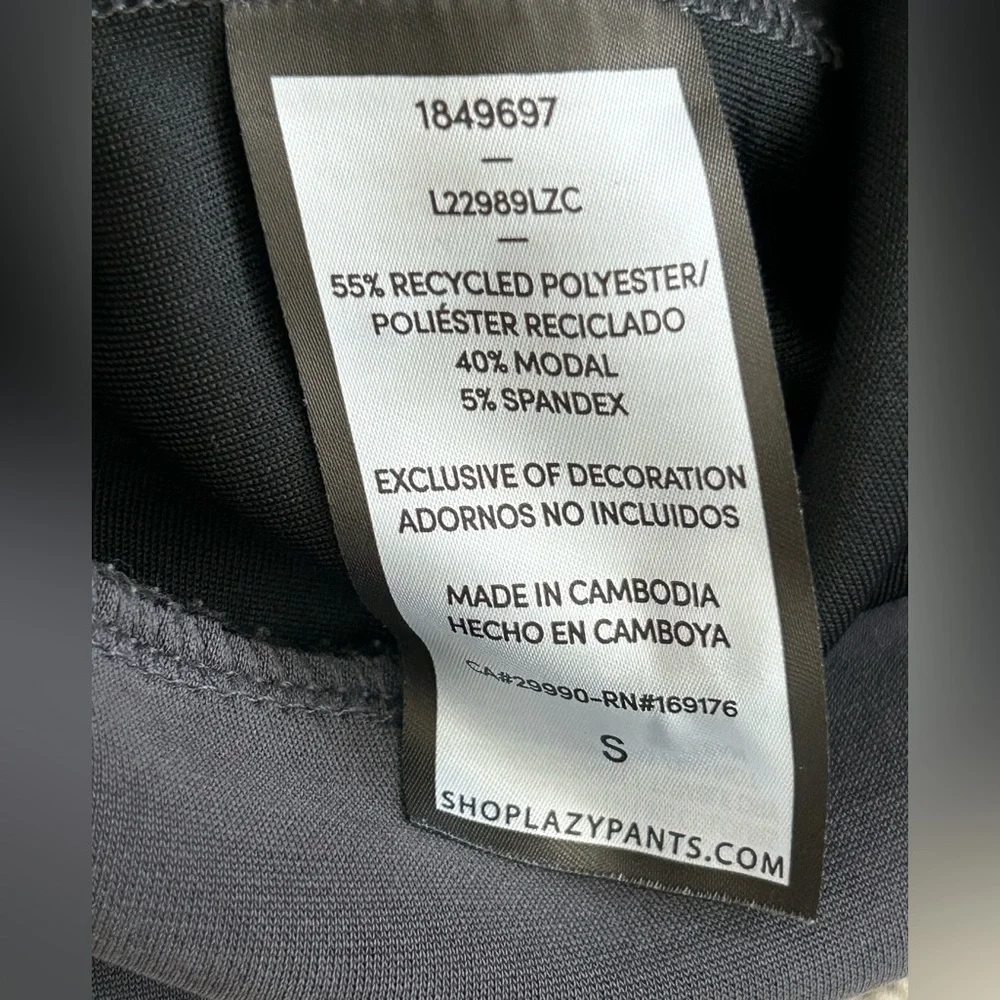 LazyPants Women's Long Sleeve Luxe Crewneck Pullover
Charcoal
Size Small - Picture 4 of 7
